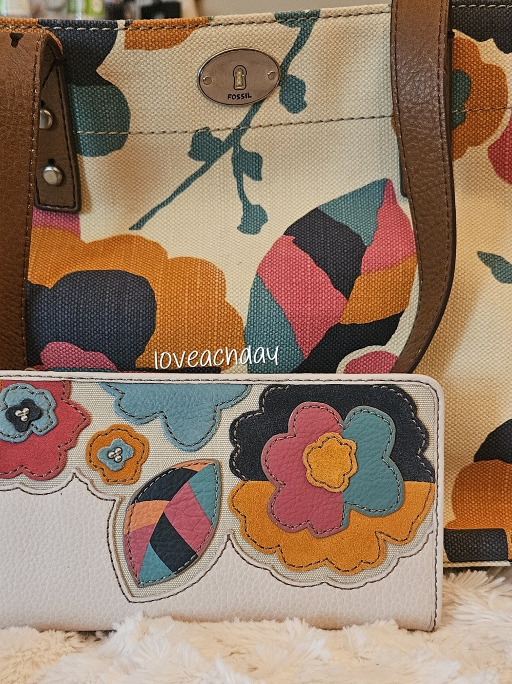 Fossil☆Floral Canvas Tote and Wallet Set in Multi-Color